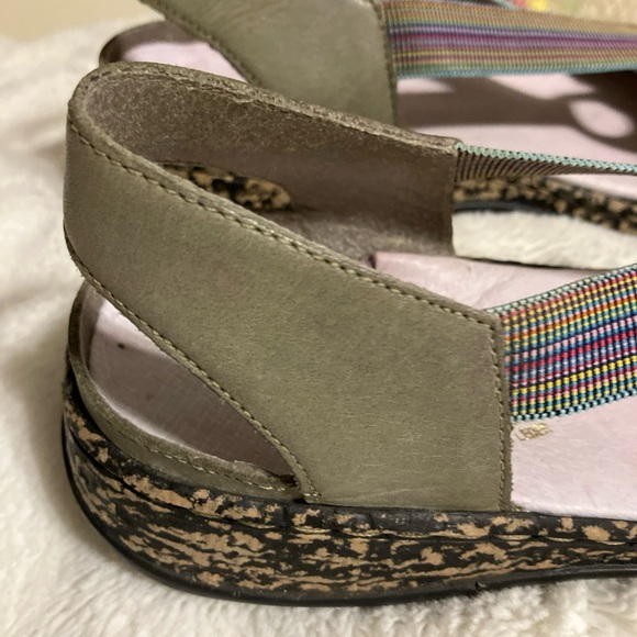 Rieker Green Leather Rainbow Strap Closed Toe Shoes Women Size 41/ US 10 - Picture 2 of 9